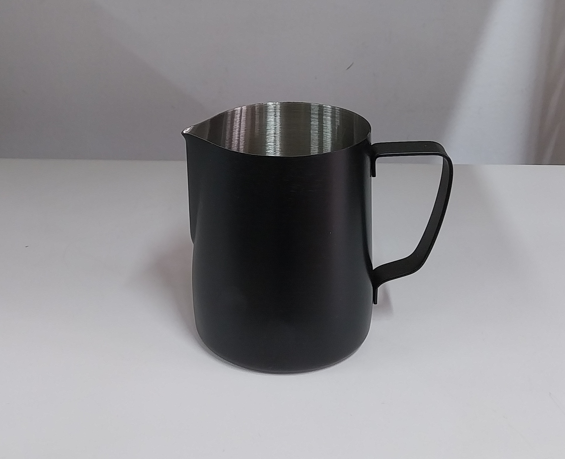 KRIMER CRNI LATIJERA 600ML