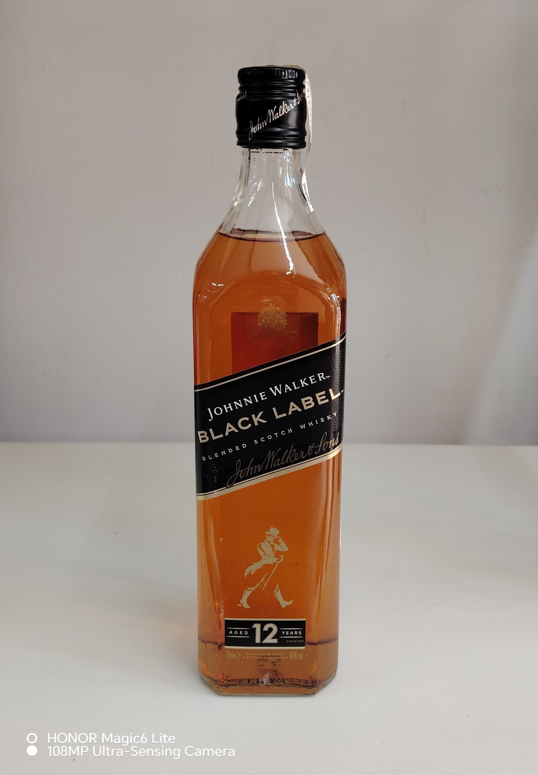 JOHNNIE WALKER BLACK LABEL 0.7L